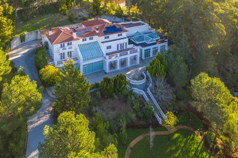 Photo of 15 Boroughwood Place, Hillsborough, CA 94010 (MLS # ML82039853)