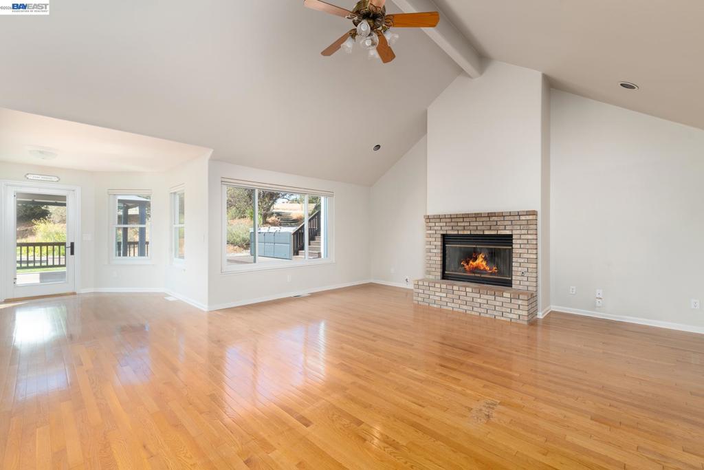 228 Stowring Rd