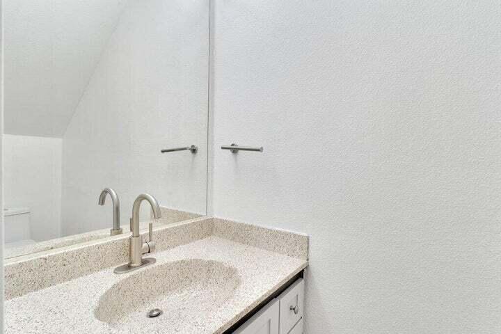 Lakeview Villa - Residential Lease