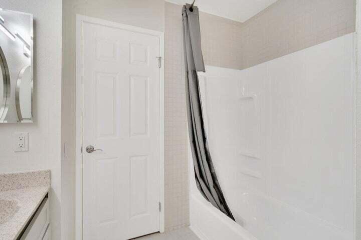 Lakeview Villa - Residential Lease