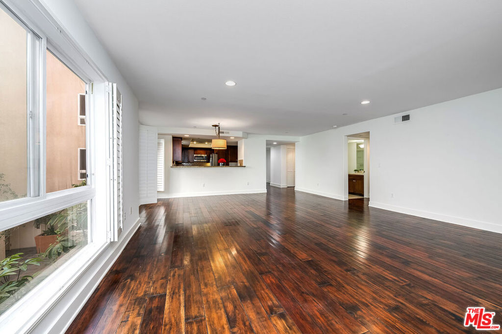 7249 Franklin Avenue 203