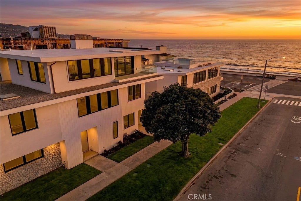 1400 Esplanade 2