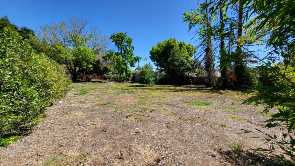 Don't miss this opportunity to own this vacant lot on a Quiet Cul-de-Sac nested in the desirable East Foothill neighborhood of San Jose. It is ready to be made over into your dream vision. Close to the San Jose Country Club and Alum rock Park and local shops and restaurants. Come see the possibilities now!