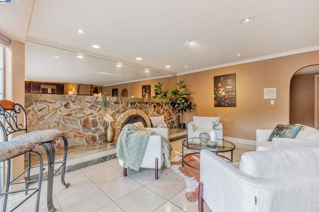 DEL PRADO - Residential