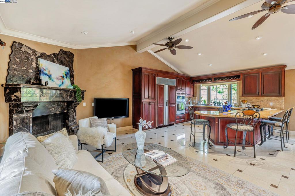 DEL PRADO - Residential