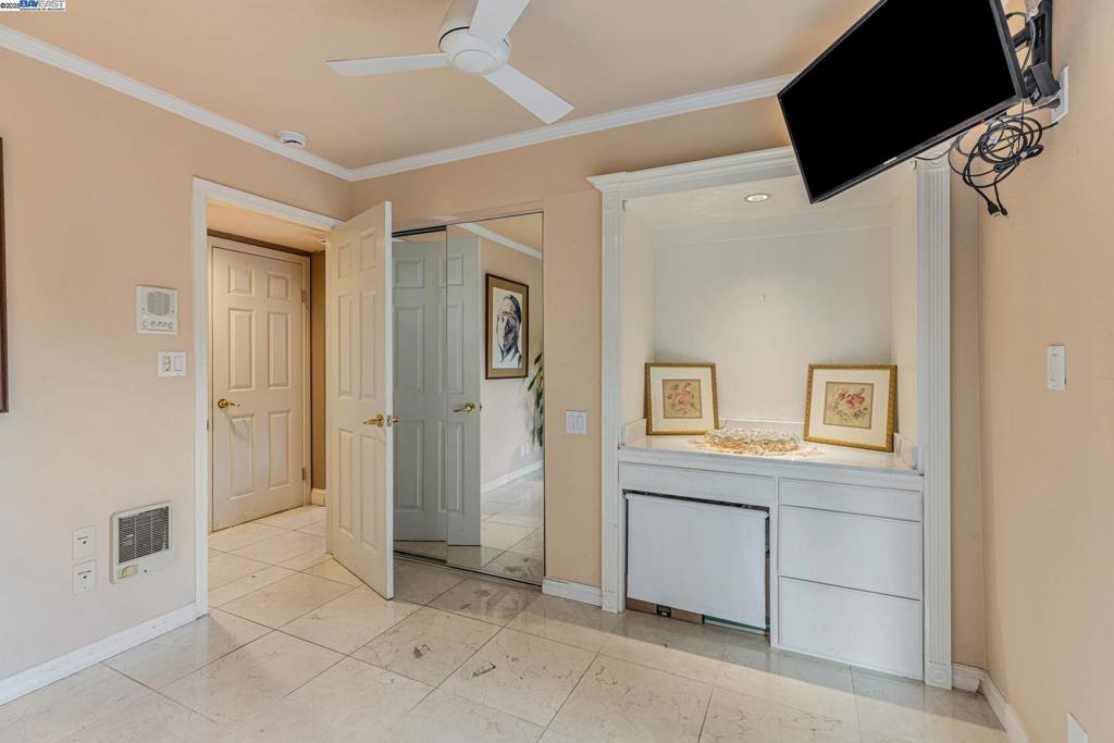 DEL PRADO - Residential