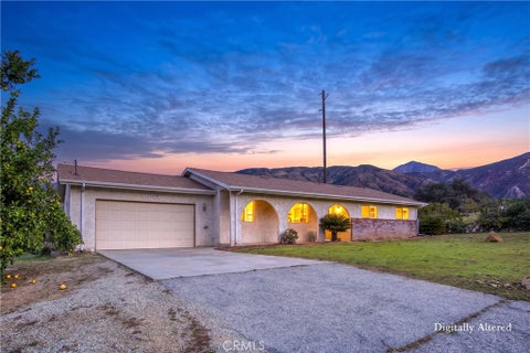 Photo of 35244 Ivy AVE, Yucaipa, CA 92399 (MLS # IV26224377)