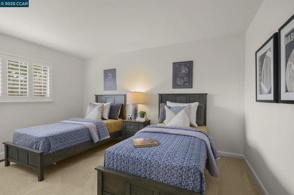 SEVEN OAKS - Residential