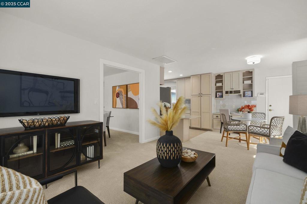 SEVEN OAKS - Residential