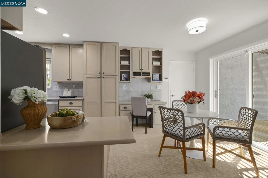 SEVEN OAKS - Residential