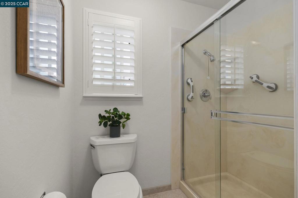 SEVEN OAKS - Residential