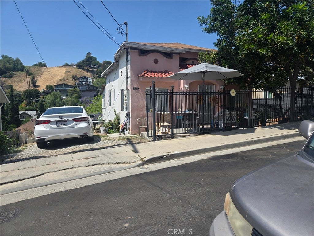 523521 Clifton St