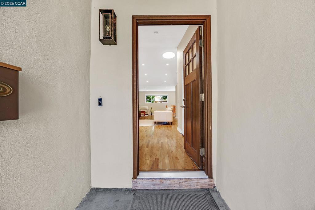 8 Bath Ct
