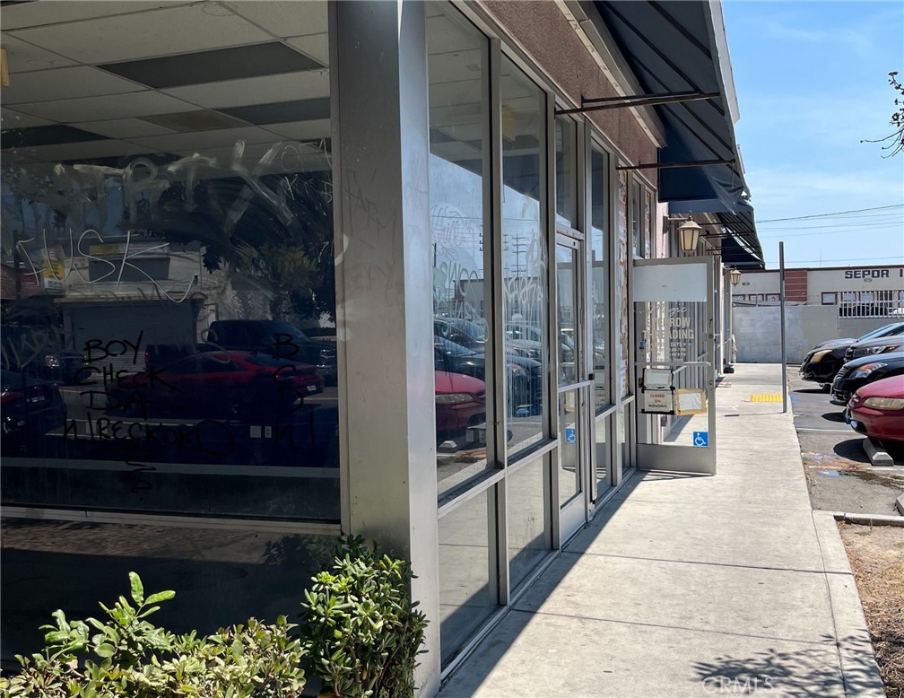 220 W Anaheim Street