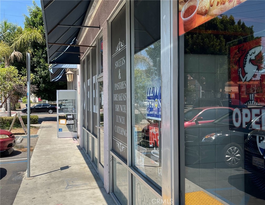 220 W Anaheim Street