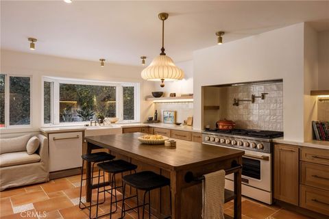 1096 Tulare Costa Mesa CA 92626