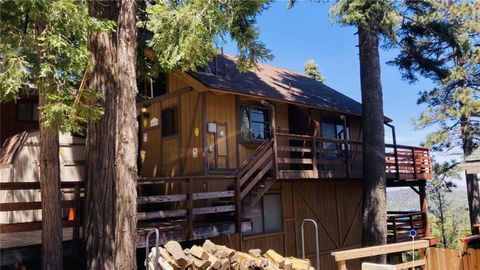 Photo of 641 Virginia Court, Lake Arrowhead, CA 92352 (MLS # IG26088301)