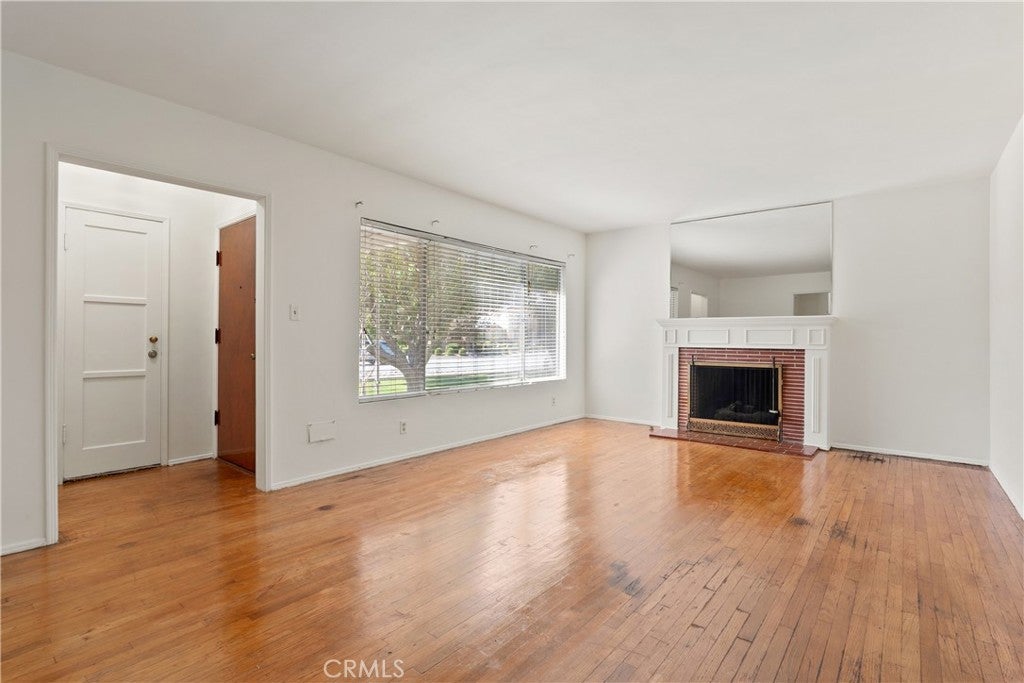 1815 W Riverside Drive
