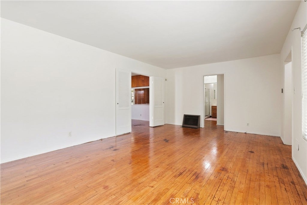 1815 W Riverside Drive