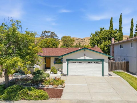 Photo of 40550 Encanto Way, Fremont, CA 94539 (MLS # ML82048609)