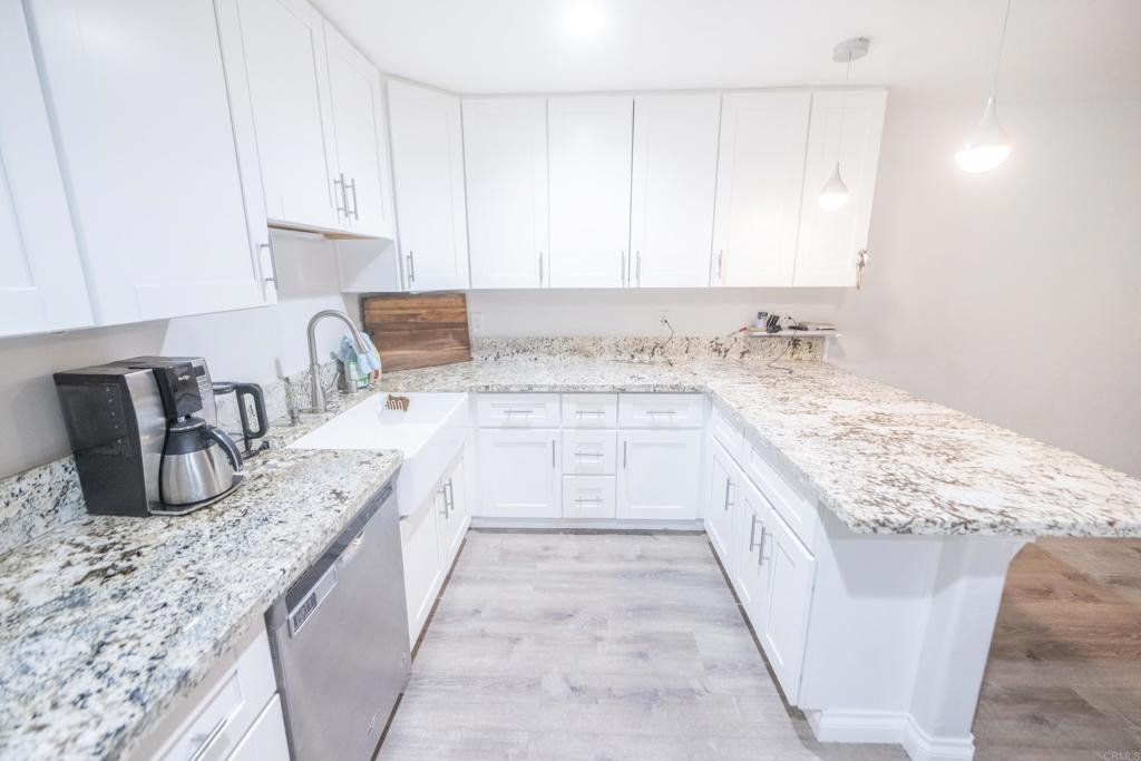 745 east bradley Avenue 11