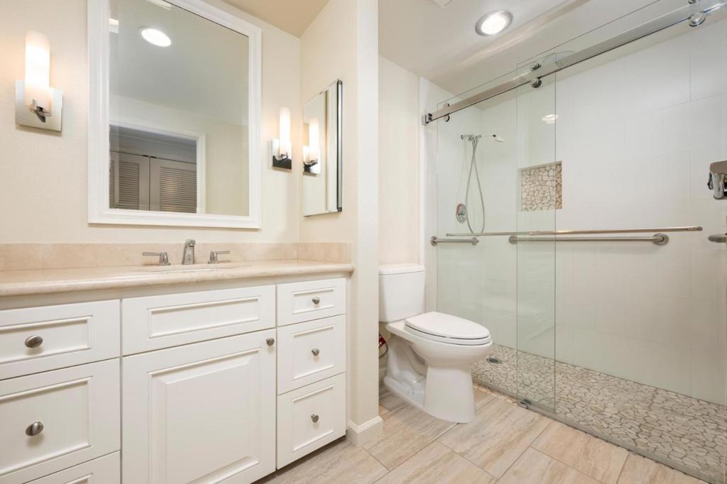 Beautiful 60+ retirement community with first class amenities. This 'F' unit model is approximately 1,283 SQ FT of living space. New carpet greet you in the foyer and flows into the kitchen space. The bathroom offers tile flooring, a recently remodeled walk in shower stall and and stackable washer/dryer. The primary bedroom has a walk-in closet with professional organization built-ins. Enjoy a gorgeous neighborhood view of downtown San Mateo and the San Francisco bay from the balcony. Full kitchen is recently remodeled. Our Independent Living Community is located near the heart of San Mateo's downtown area, with conveniences to restaurants, shopping and anything else you might need. Our community offers many benefits for our members including 2 restaurants, in house fitness classes, an indoor swimming pool, off site activities and scheduled transportation.