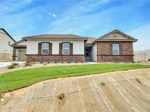 Photo of 35877 Wildwood Crest Drive, Yucaipa, CA 92399 (MLS # IV25252304)