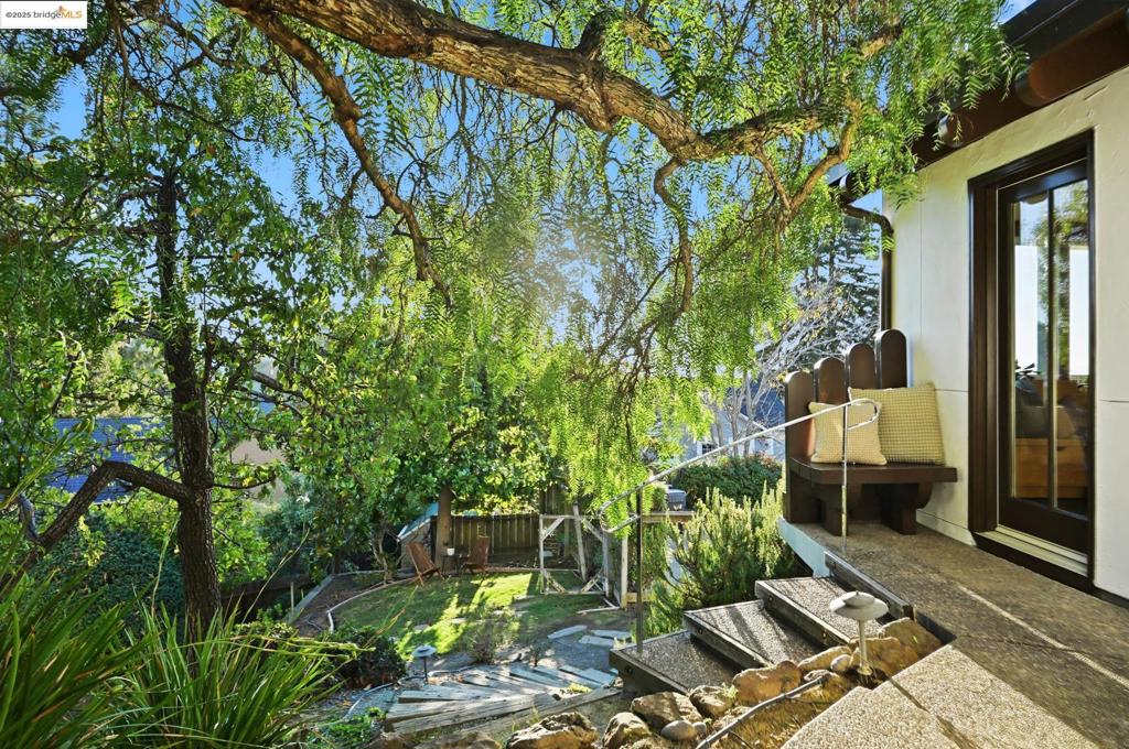 UPPER ROCKRIDGE - Residential