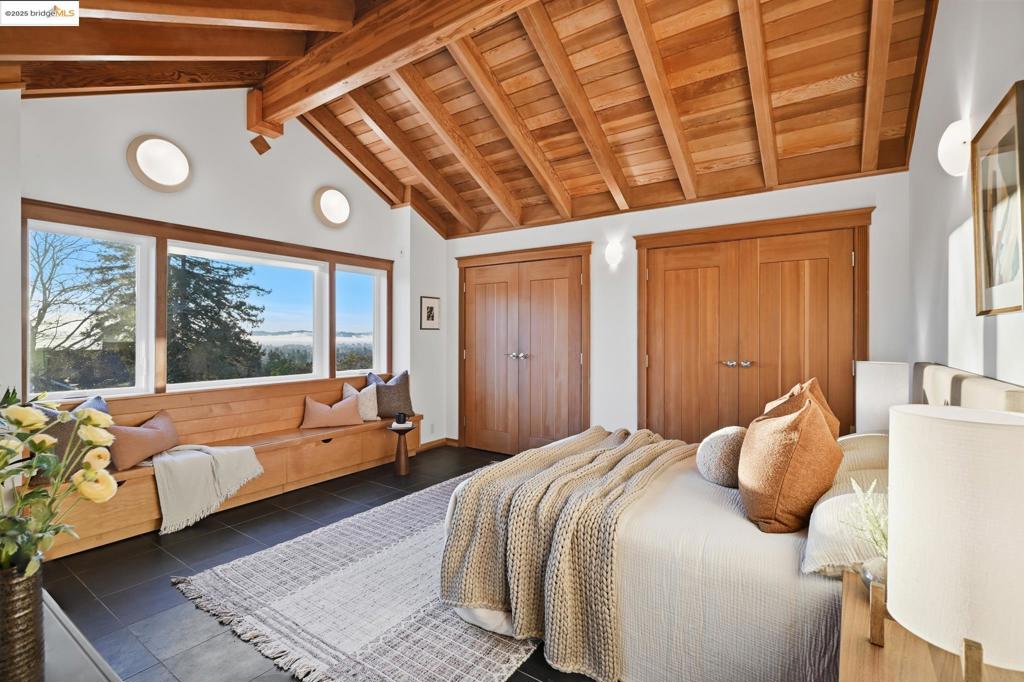 UPPER ROCKRIDGE - Residential