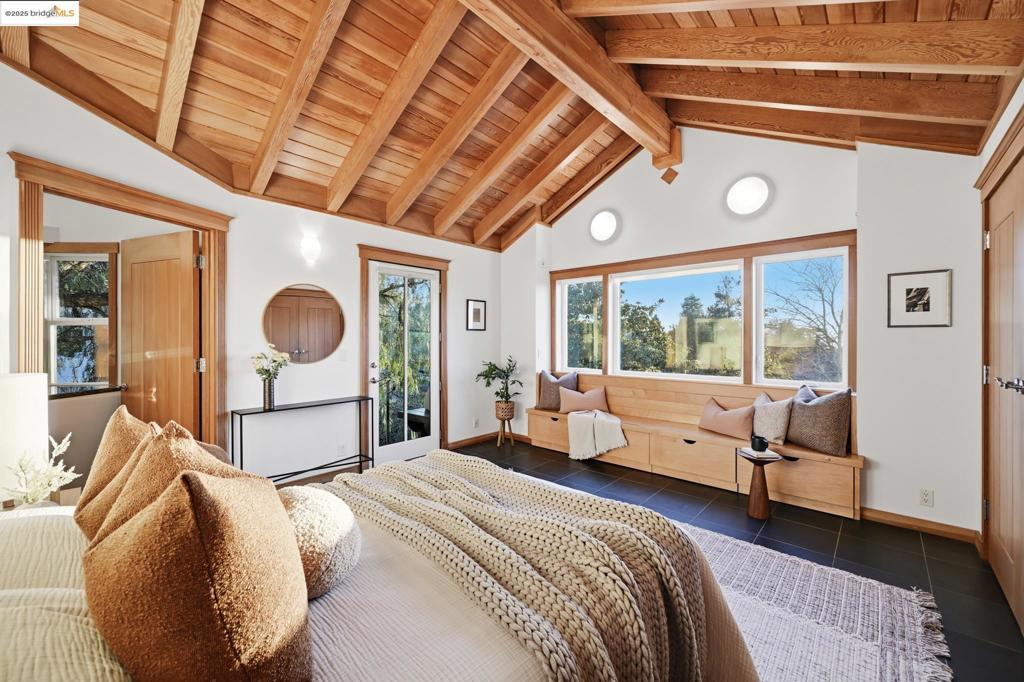 UPPER ROCKRIDGE - Residential