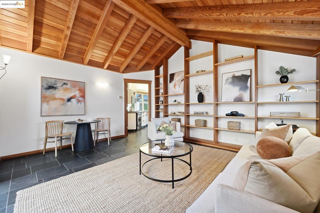 UPPER ROCKRIDGE - Residential