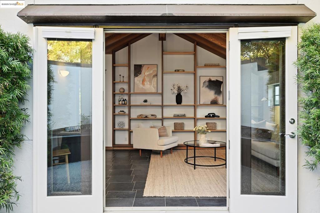 UPPER ROCKRIDGE - Residential