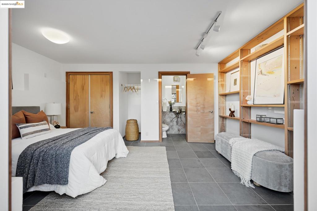 UPPER ROCKRIDGE - Residential