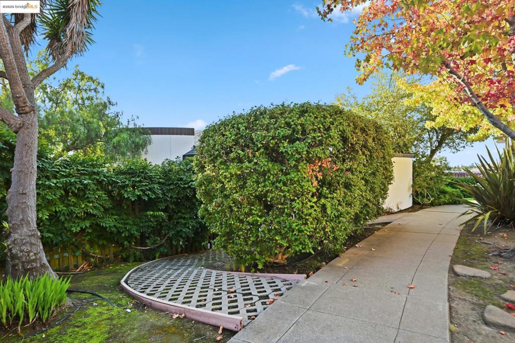 UPPER ROCKRIDGE - Residential