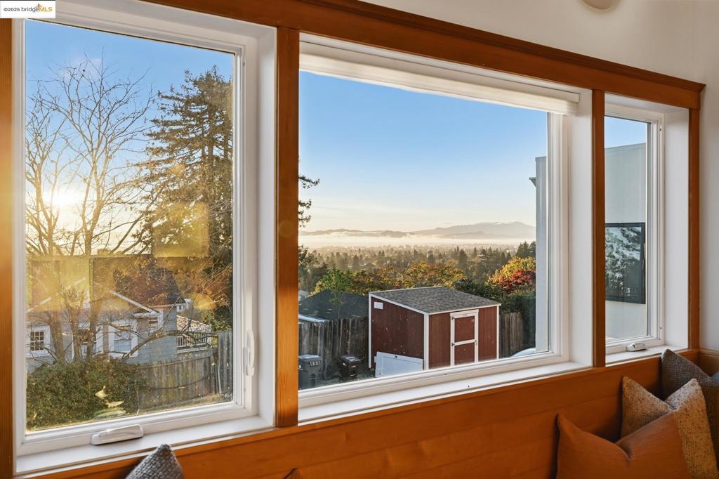 UPPER ROCKRIDGE - Residential