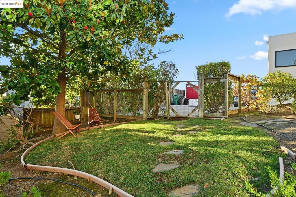 UPPER ROCKRIDGE - Residential