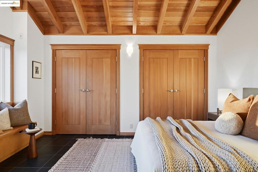 UPPER ROCKRIDGE - Residential