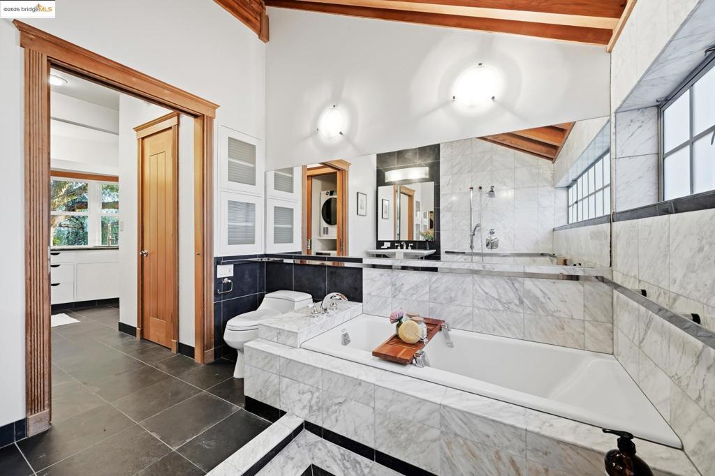 UPPER ROCKRIDGE - Residential