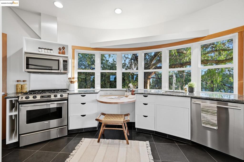 UPPER ROCKRIDGE - Residential