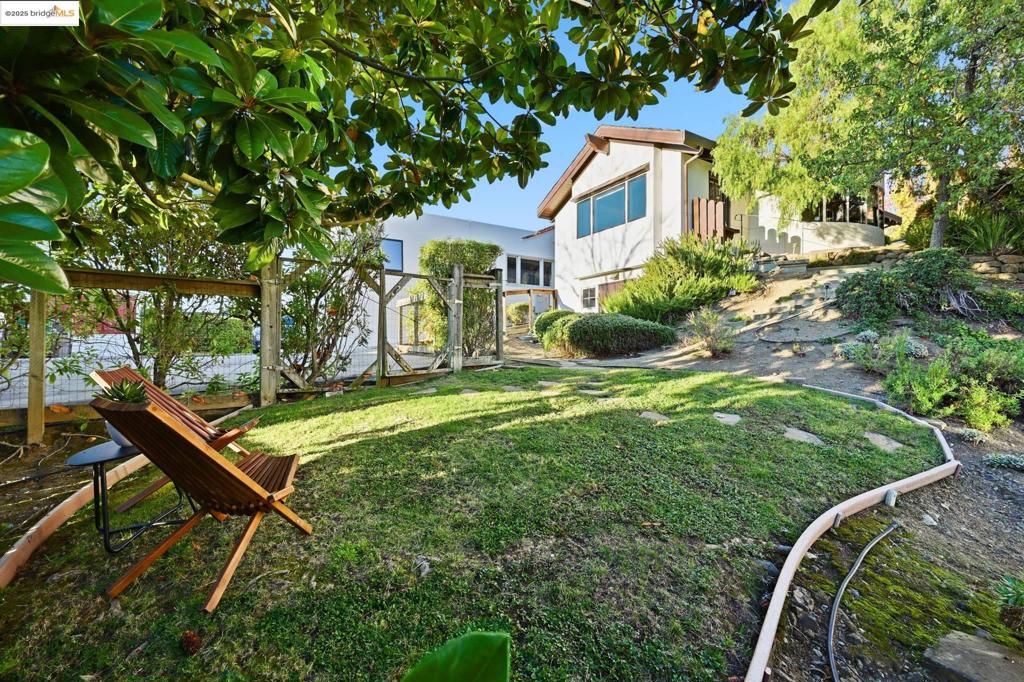 UPPER ROCKRIDGE - Residential