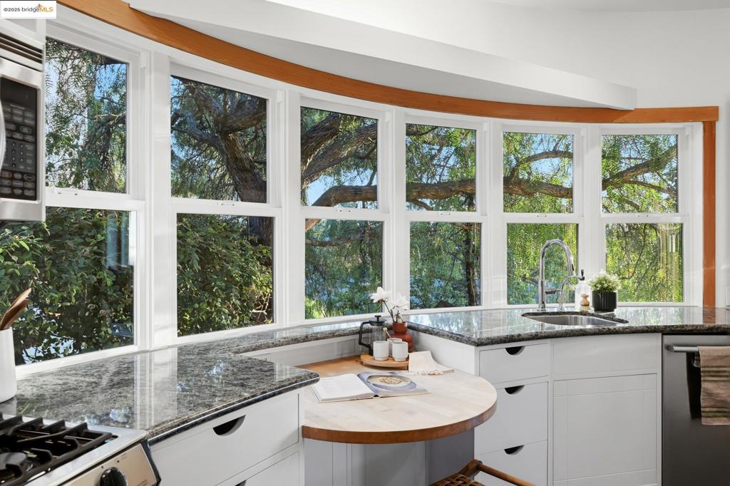 UPPER ROCKRIDGE - Residential