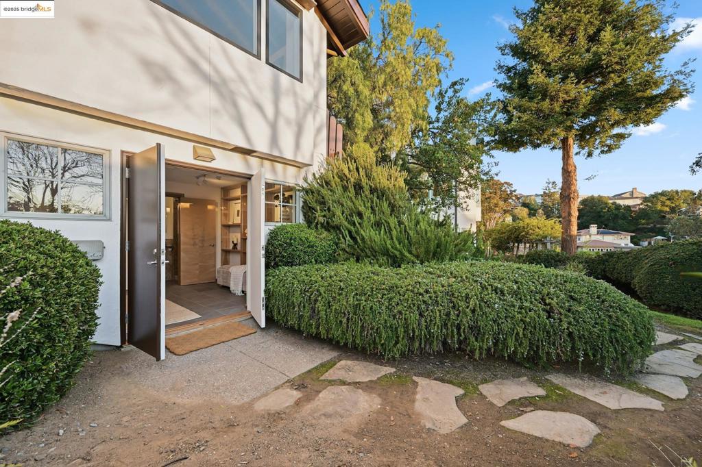 UPPER ROCKRIDGE - Residential