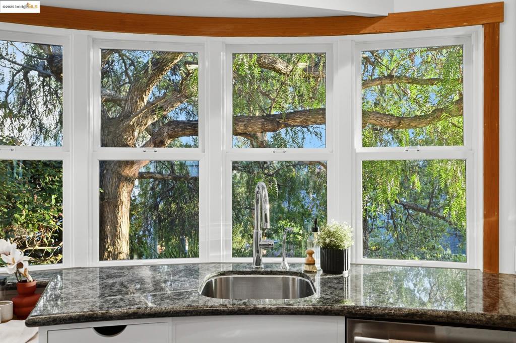 UPPER ROCKRIDGE - Residential