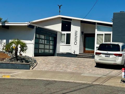 Photo of 2550 Aster St ST, San Diego, CA 92109 (MLS # NDP2604943)