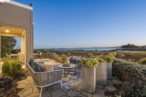 Photo of 6 Waterline Pl PL, Richmond, CA 94801 (MLS # 41146990)