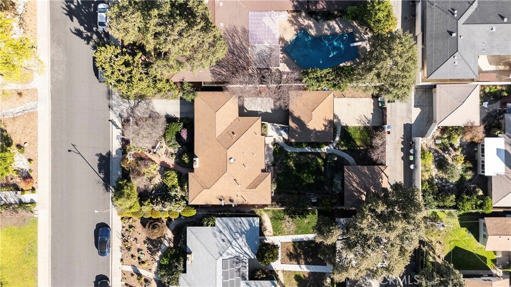 754 W 9th