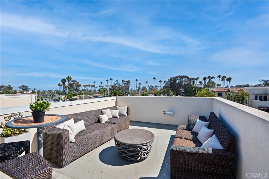 2765 Doheny