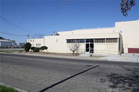 Photo of 855 W 15th Street St, Merced, CA 95340 (MLS # MC25280276)