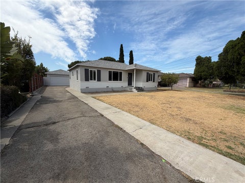 Photo of 16515 Rosemary DR, Fontana, CA 92335 (MLS # IV26199270)