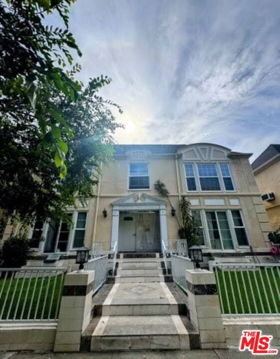 Huge price reduction & great opportunity to live in the best part of Beverly Hills! Welcome to this adorable & Charming studio apartment in the heart of Beverly Hills. This cozy unit is located in the lower level of a small 12-unit building. Hardwood floors throughout. Remodeled kitchen & bathroom. Beverly Hills schools District and sought after community. Minutes to restaurants, shops, markets and also close vicinity to Cedar Sinai hospital as well. $250 additional charge to cover all utilities. Parking is limited and upon availability for additional $200. If you need Furnished, we can accommodate for an additional fee.